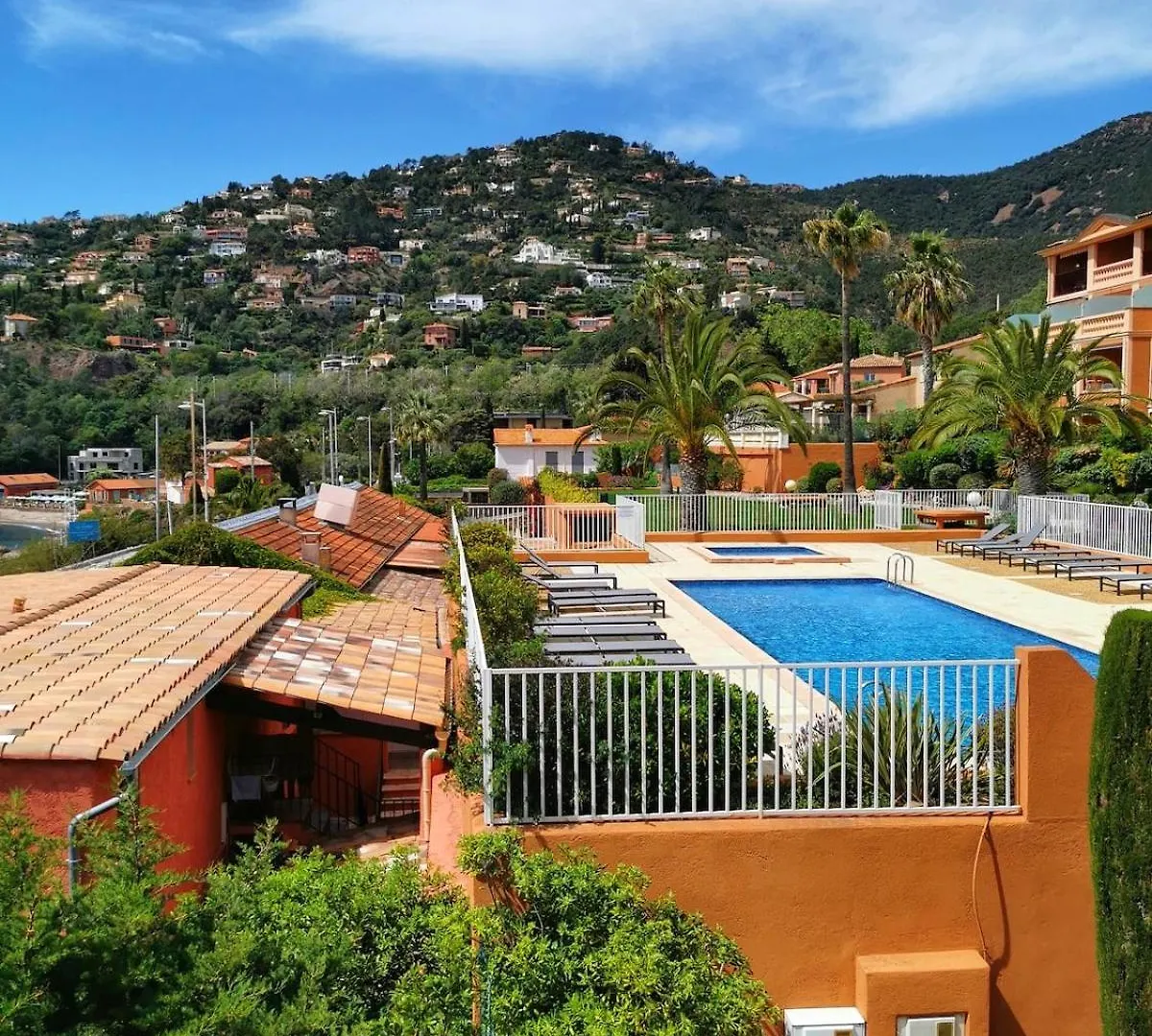 Théoule-sur-Mer Appartement Avec Vue Sur Le Port De La Figueirette