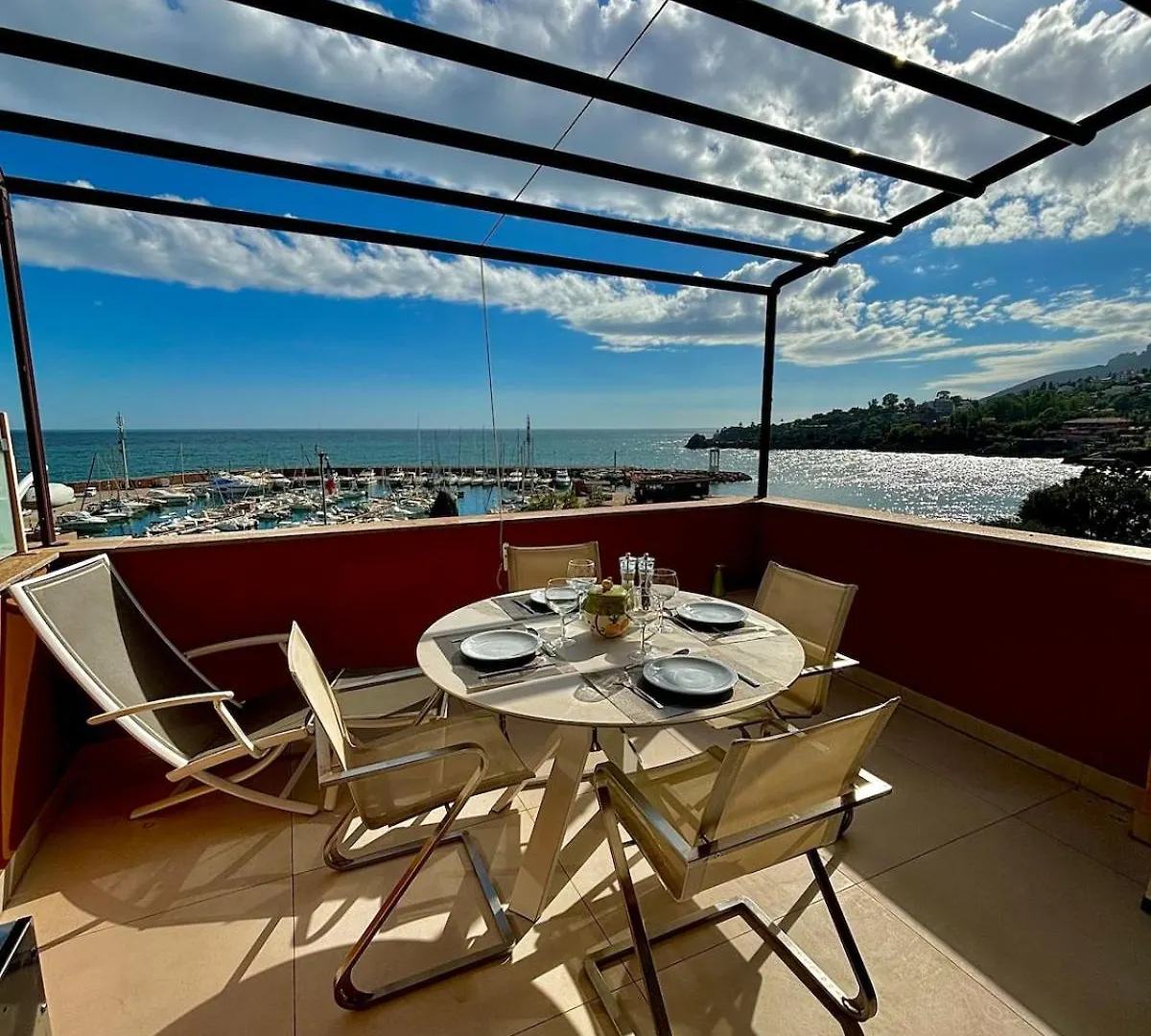 Théoule-sur-Mer Appartement Avec Vue Sur Le Port De La Figueirette